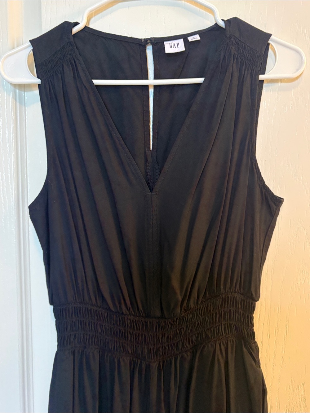 GAP Classic Black Sleeveless Jumpsuit V neck with Pockets - Picture 4 of 12